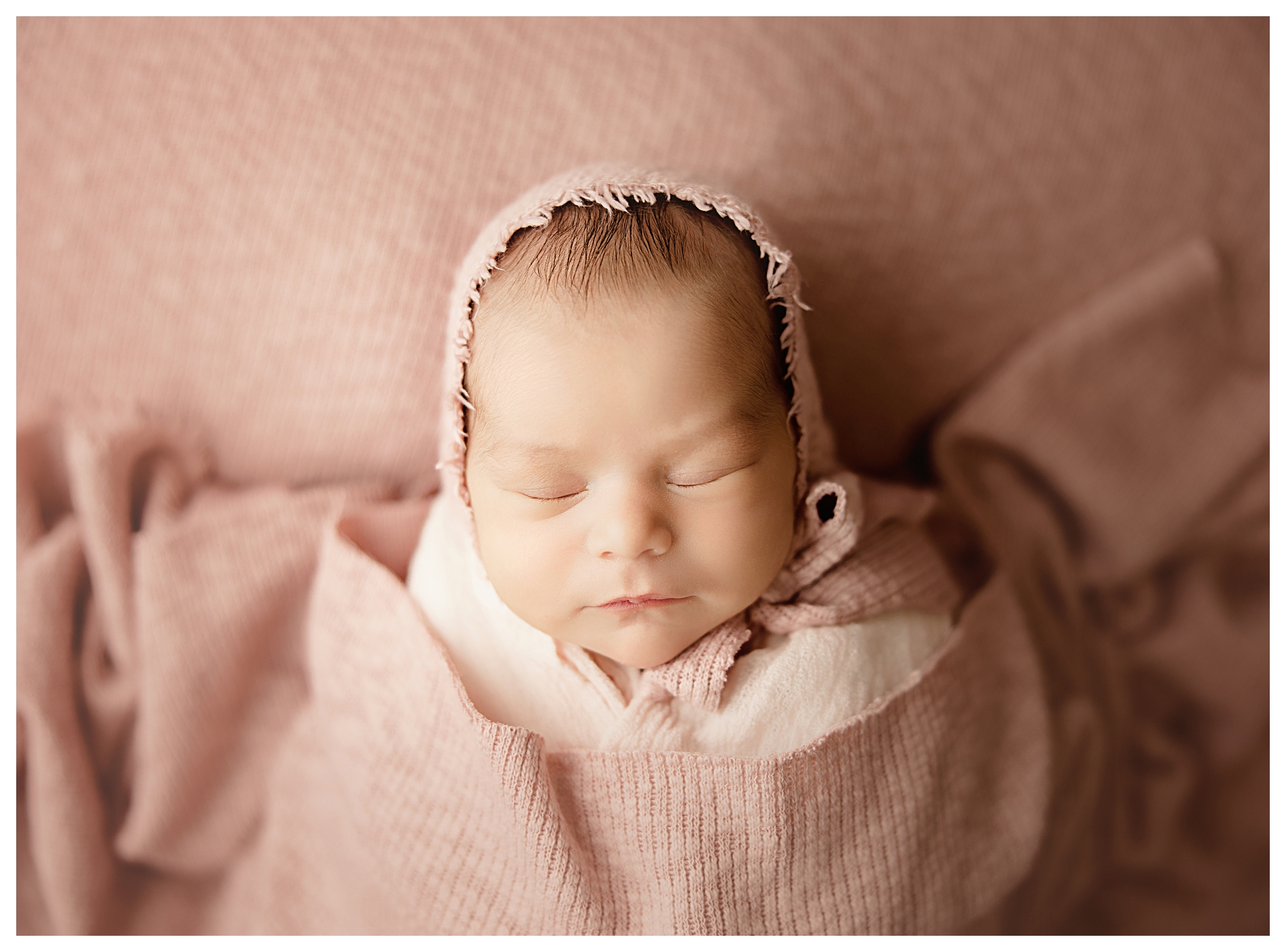 newborn photogrpaher